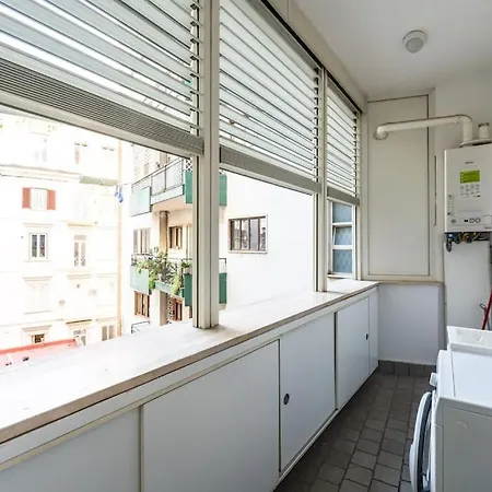 Appartamento Chiaia-piazza Amedeo Close Metro Station And Sea *