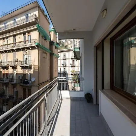 Appartamento Chiaia-piazza Amedeo Close Metro Station And Sea Napoli